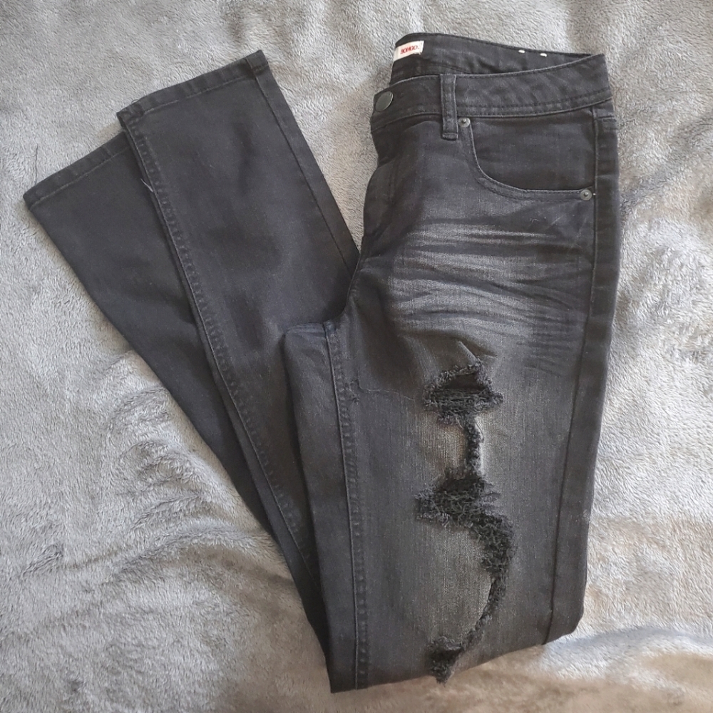Ripped skinny jeans